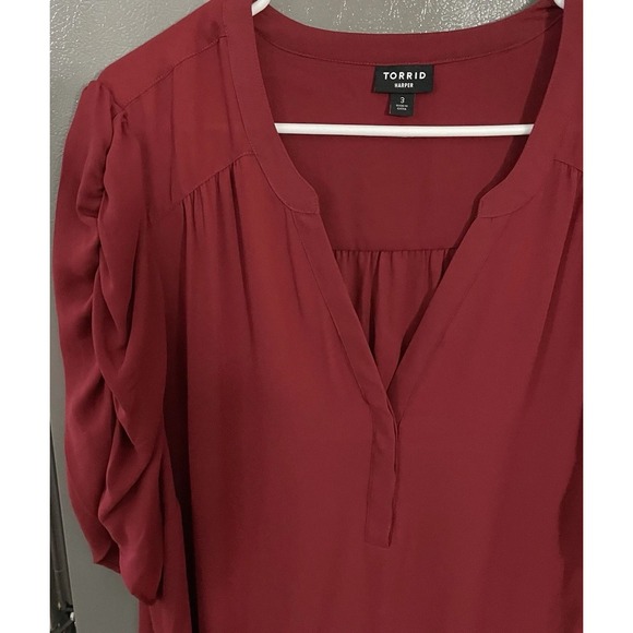 Torrid Women's Plus Size 2 2XL Maroon Harper Top Button Front Ruched Sleeves - Picture 5 of 7